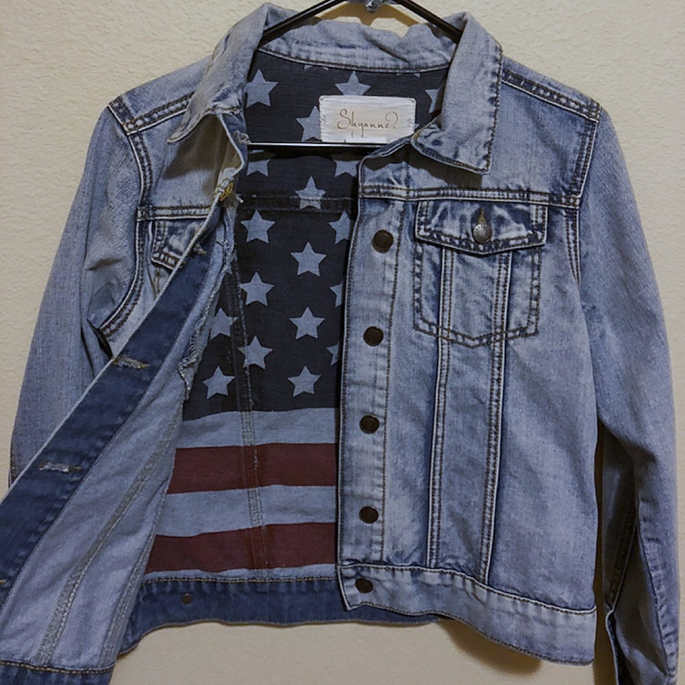 NEVER WORN OR USED JEAN JACKET